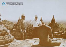 Sidang CC/III/'74 yang diselenggarakan di ruang pendopo Borobudur- Sidang yang dihadiri oleh sege...