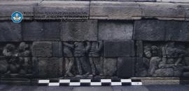 Sisi Selatan. Relief Pagar Langkan Lorong I (lantai 3) Tampak Dalam Rangkaian Bawah. Bidang H.