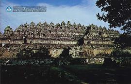 Candi Borobudur tampak dari salah satu sisi (No. Kamera: 4618)