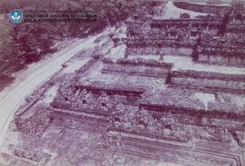 Situasi candi Borobudur dan sekitarnya dilihat dari atas tower crane- pemotretan diambil dari seg...