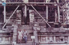 Peserta Sidang mengadakan peninjauan ke Candi Prambanan- Kunjungan ke Gedung Vrederburg pada acar...