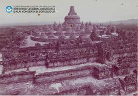 Situasi candi Borobudur dan sekitarnya dilihat dari atas tower crane- pemotretan diambil dari seg...