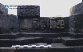 Sisi Selatan. Relief Pagar Langkan Lorong II Tampak Dalam. Bidang J.