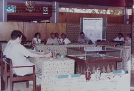 9 Juni 1982. Hari kedua Sidang CC dihadiri oleh Dirjen Pariwisata Joop Ave