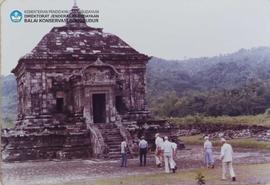 Peserta Sidang mengadakan peninjauan ke Candi Prambanan- Kunjungan ke Gedung Vrederburg pada acar...