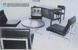 Furnitures di ruang kantor bangunan no.22