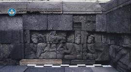 Sisi Selatan. Relief Pagar Langkan Lorong I (lantai 3) Tampak Dalam Rangkaian Bawah. Bidang H.