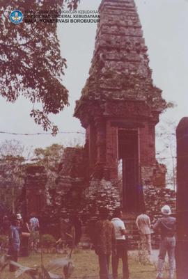 Peserta Sidang CC VIII 1979 sedang rekreasi