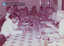 Foto Perpisahan dengan Mr.Mackel di Restoran RAMAYANA Yogyakarta.