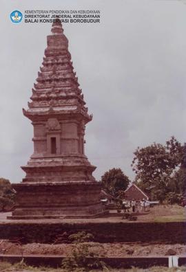 Peserta Sidang CC VIII 1979 sedang rekreasi