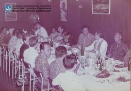 Foto Perpisahan dengan Mr.Mackel di Restoran RAMAYANA Yogyakarta.