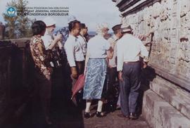 Peserta Sidang CC/X/81- di monumen Candi Borobudur