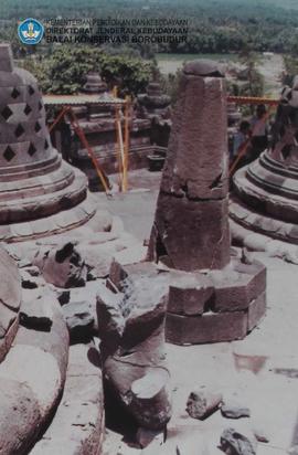 Susunan sementara Yasti stupa tingkat III No.15.23-1-1985