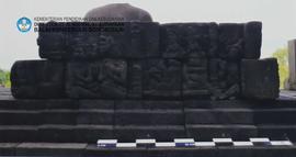 Sisi Selatan. Relief Pagar Langkan Lorong II Tampak Dalam. Bidang H.