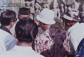 Peserta Sidang CC/X/81- di monumen Candi Borobudur