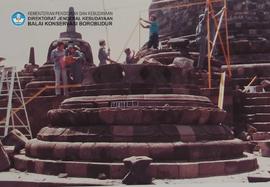 Stupa yang runtuh. Tanggal: 21-1-1985. Lokasi:Stupa tingkat II no.1