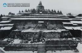 Foto Proyek Pemugaran Candi Borobudur Bulan Februari 1977