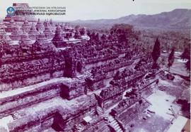 Situasi candi Borobudur dan sekitarnya dilihat dari atas tower crane- pemotretan diambil dari seg...