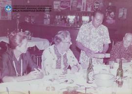 Foto Perpisahan dengan Mr.Mackel di Restoran RAMAYANA Yogyakarta.