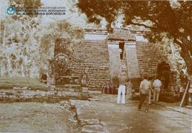 Sidang CC/III/'74 yang diselenggarakan di ruang pendopo Borobudur- Sidang yang dihadiri oleh sege...