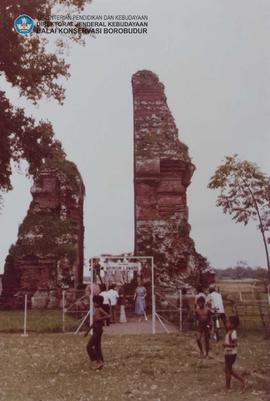 Peserta Sidang CC VIII 1979 sedang rekreasi