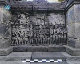 Sisi Selatan. Relief Pagar Langkan Lorong I (lantai 3) Tampak Dalam Rangkaian Atas. Bidang H.